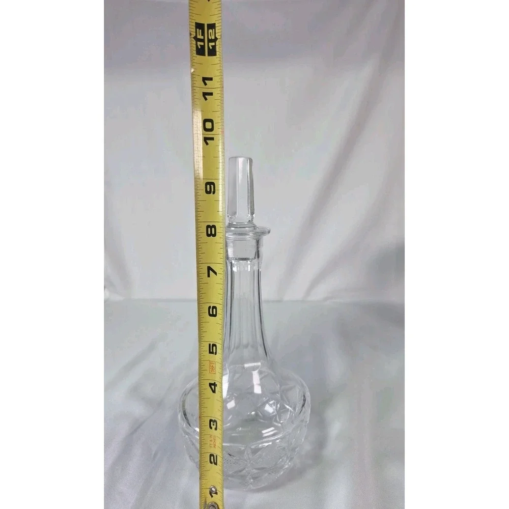 Lead Crystal Decanter with 5 Shot Glasses Diamond Patterned